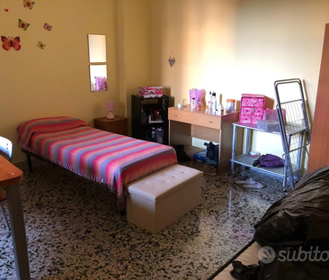 Si affitta stanza per studentessa - Photo 1