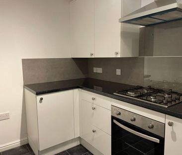 2 bedroom semi-detached house to rent - Photo 4