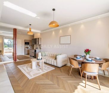 À LOUER – CANNES CROISETTE Appartement 3 pièces rénové avec vue mer... - Photo 1