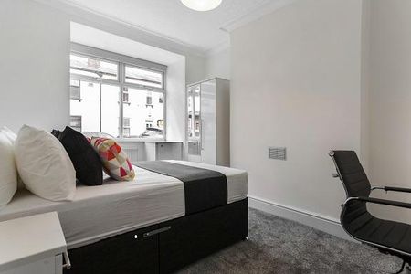 3 bedroom terraced house to rent - Photo 3