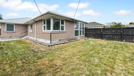 22 Vancouver Crescent, Wainoni - Photo 2