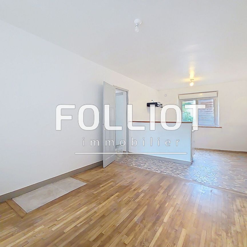 À louer : maison spacieuse avec garage, centre-ville et voie verte à pied - Photo 1