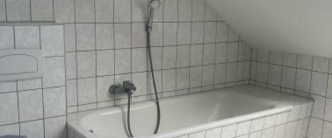 2x Miete sparen und entspannt im Dachgeschoss wohnen! - Foto 1