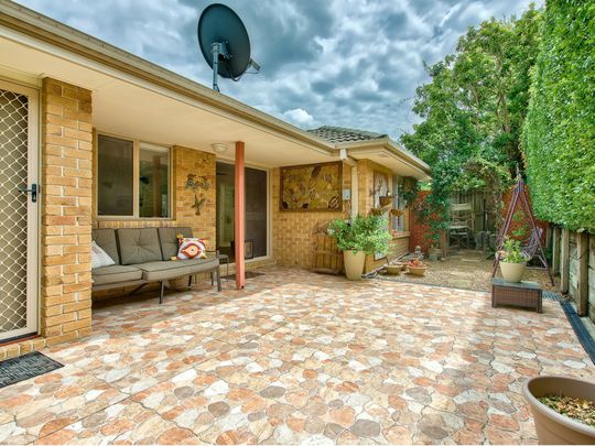 IMMACULATE AND AIR CONDITIONED TWO BEDROOM LOW SET HOME ! - Photo 1