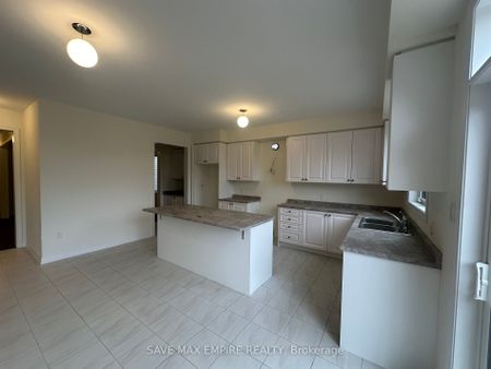 Detached Home For Lease | X8057988 - Photo 2