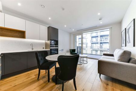 One bedroom apartment with a balcony looking over the residents' private courtyard - Photo 4