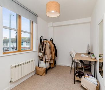 3 bedroom end of terrace house to rent - Photo 5