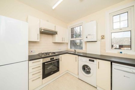2 bedroom flat to rent - Photo 4