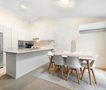 Spacious Townhouse Living! - Photo 6