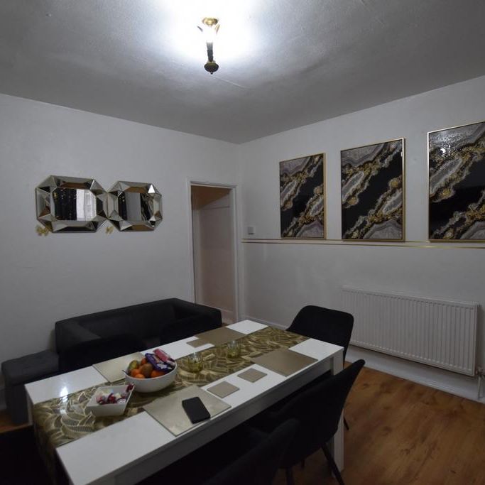 3 bedroom terraced house to rent - Photo 1