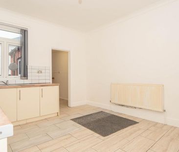 4 bedroom House To Let - Photo 2