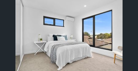 Stunning Property in Superb Location! - Photo 3