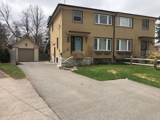 For Lease - 256 McConvey Drive, Richmond Hill, Ontario - Photo 1