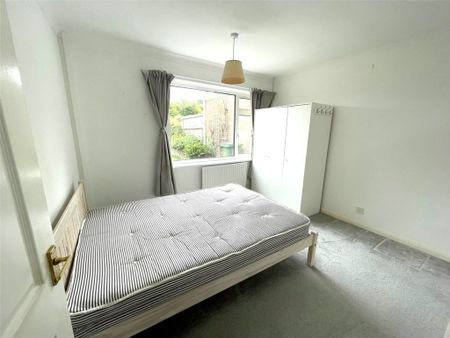 2 Bedroom Bungalow - Priors Dean Road, Winchester - Photo 2