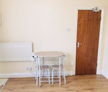 Studio Flat, Mount Pleasant Road, N17 - Photo 1