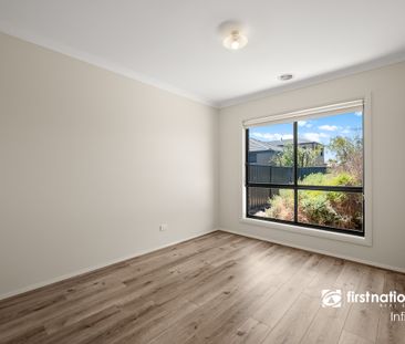 Great Family Home, Less than 1km to Alamanda College - Photo 5