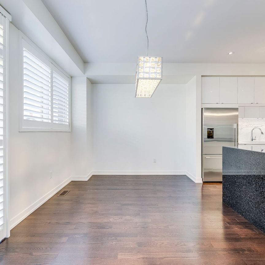 For Lease - 227 Huguenot Road, Oakville, Ontario - Photo 1