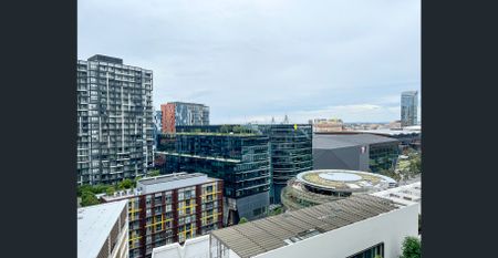 Fully furnished 2-Bedroom Apartment with Views of Darling Square - Photo 2