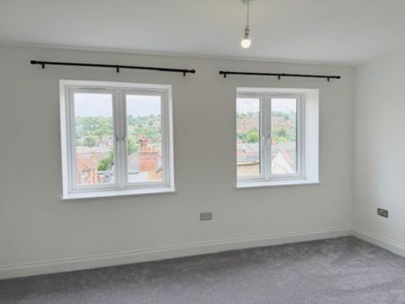 Ogilvie Road, High Wycombe - Photo 3