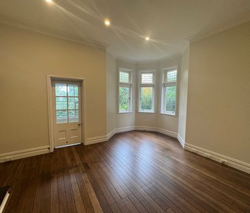 Renovated Federation 4 Bed w/ Built ins, Sunroom/Study, 2.5 Bath, G... - Photo 5