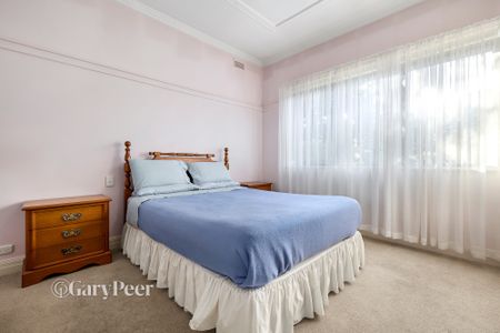 27 Albert Rd, Carnegie VIC 3163 - House For Rent | Domain - Photo 3