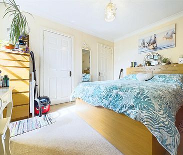 Cricket Lane, Hampton Hill - 1 bedroomProperty for lettings - Chasebuchanan - Photo 2