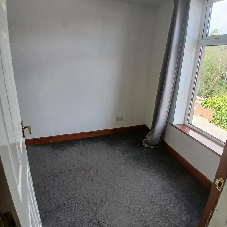 3 bedroom end of terrace house to rent - Photo 1