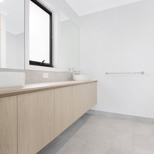 Spacious & Stylish Family Home with All the Extras! - Photo 1