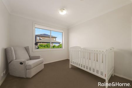 SPACIOUS DUPLEX FOR LEASE IN GLENFIELD - Photo 5