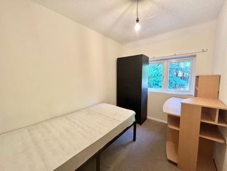 4 bedroom terraced house to rent - Photo 4