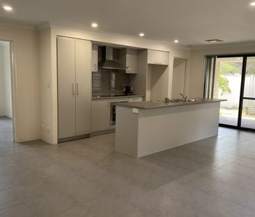 Modern Family Home - Photo 6