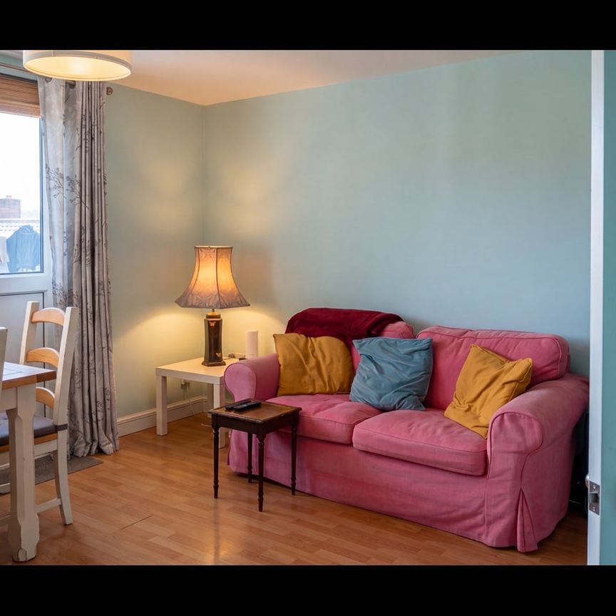 2 Bed Maisonette, Longheath Gardens, CR0 - Photo 1