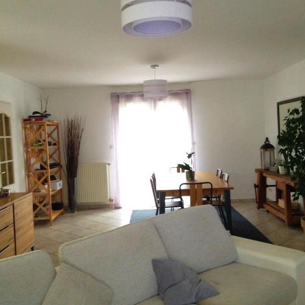 Location Maison 4 pièces 111m² GENAS 69740 - Photo 1