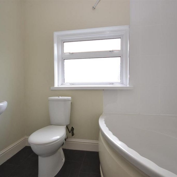 4 bedroom terraced house to rent - Photo 1