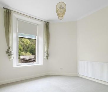 3 bedroom apartment to rent - Photo 4