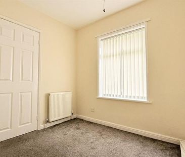 3 bedroom end of terrace house to rent - Photo 6