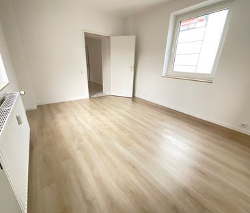 Renovierte Wohnung mit kleinem Balkon in zentraler Lage - Photo 1