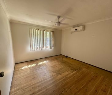 63 Harrow Road, Cambridge Park NSW - Photo 4