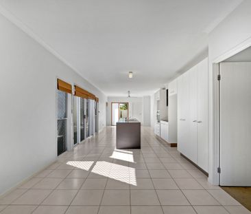 4-Bedroom Home in Highly Desired Kawana Forest&excl; - Photo 1