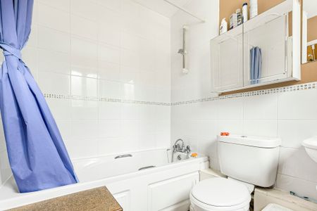 Honeymead, Welwyn, Hertfordshire, AL6 0EG - Photo 3