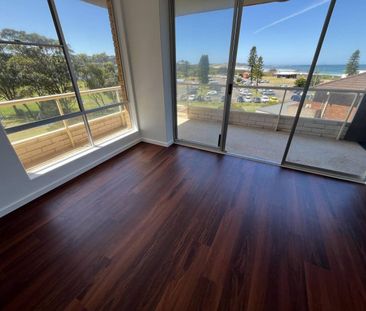 FOOTSTEPS TO THE BEACH. STUNNING VIEWS OF DEE WHY LAGOON AND DEE WH... - Photo 4
