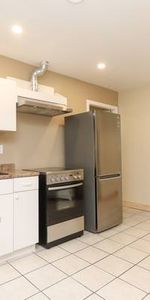 Lovely 2 Bed/1Bath Suite - Photo 4