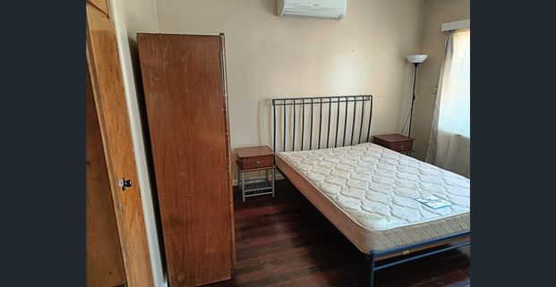 Front 1 bedroom unit - available now - Photo 1