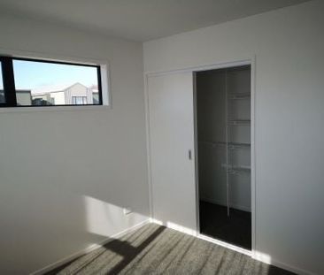 Stylish Low Maintenance Living at Jack’s Landing - Photo 2