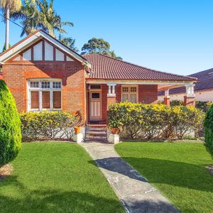 Furnished Studio in Convenient Location – Close to Shops & Transport - Photo 3