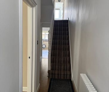4 Bed Terraced House, Highworth Road, N11 - Photo 5