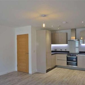 The Vale, Bushey, Wd, Bushey, WD23 - Photo 2