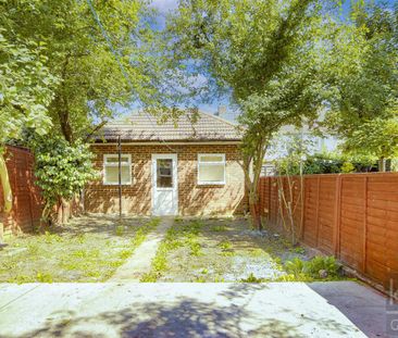 3 Bedroom House - End Terrace To Let - Photo 1