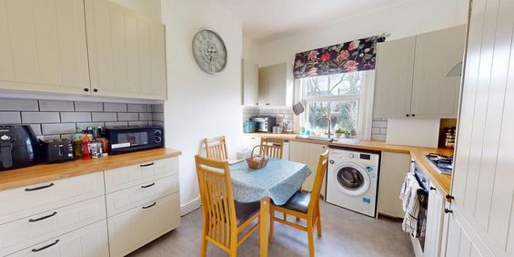 1 bedroom in a house share to rent - Photo 3