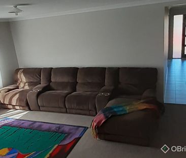 Peaceful Court Retreat on Cranes Terrace. - Photo 1